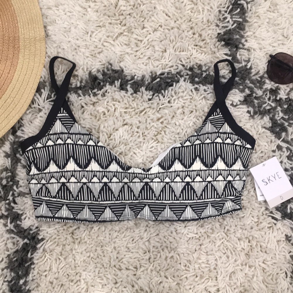 NWT Skye swimwear Valentina D cup top